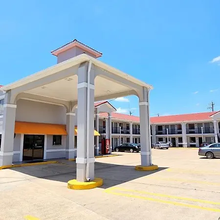 Howard Johnson By Wyndham Houston Heights Downtown